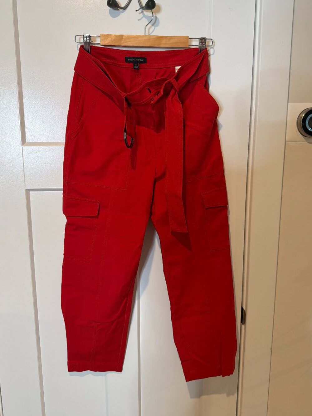 Red belted Banana Republic Cargo Capri Size 8
